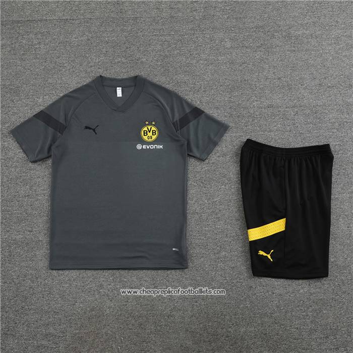 Tracksuit
 Borussia Dortmund 2022-2023 Short Sleeve
 Grey
 - Shorts
